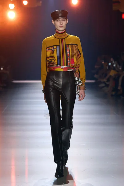 Look 2